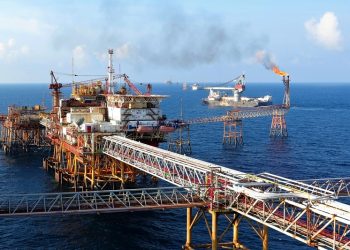 Dầu mỏ là gì? Cách khai thác, thành phần, sản phẩm và ứng dụng