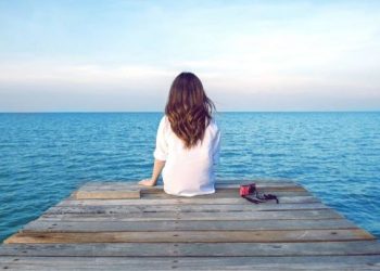 Move on là gì trong tình yêu? Nguồn gốc và cách dùng của giới trẻ