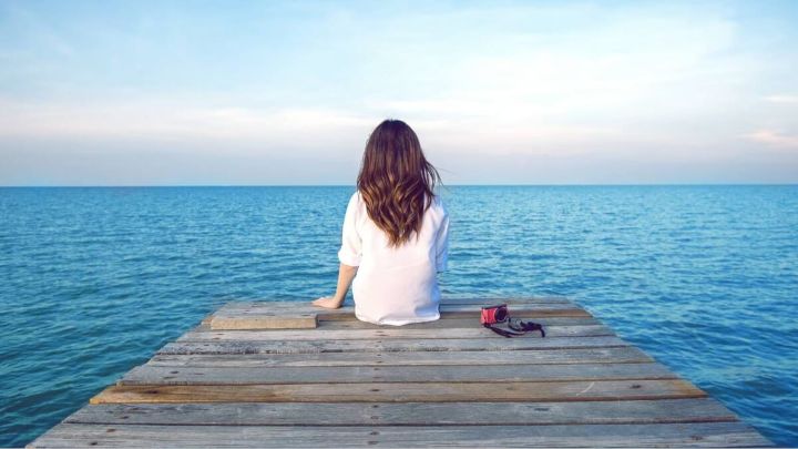 Move on là gì trong tình yêu? Nguồn gốc và cách dùng của giới trẻ